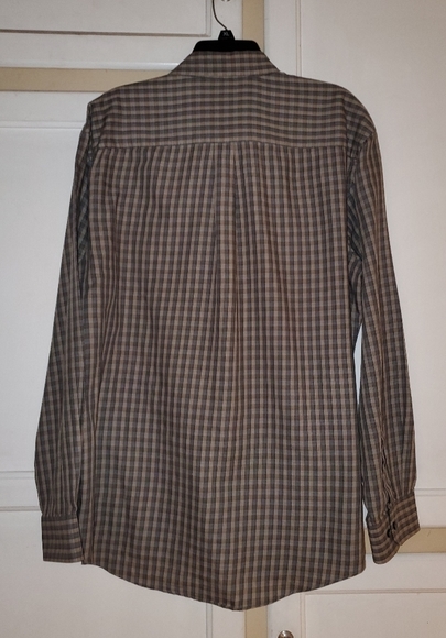 Van Heusen Men's Button-down Casual Shirt - Picture 4 of 6